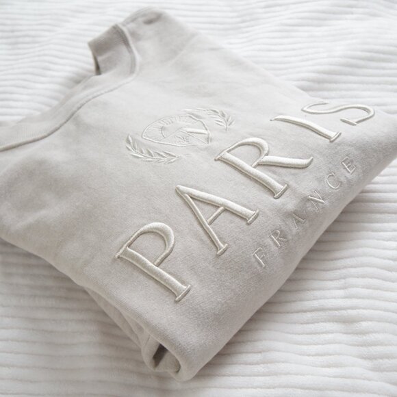 Abercrombie & Fitch Soft AF Embroidered Beige Oatmeal Paris Sweatshirt Size M - Picture 15 of 15